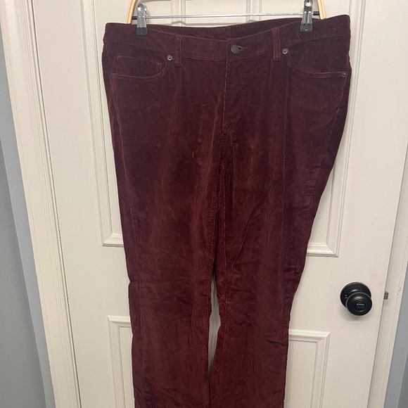 Patagonia Pants - Patagonia Burgundy Corduroy Pants Size 32